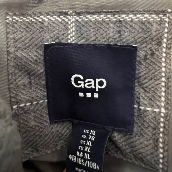 Gap puffer vest. Men’s (XL) - Picture 3 of 3